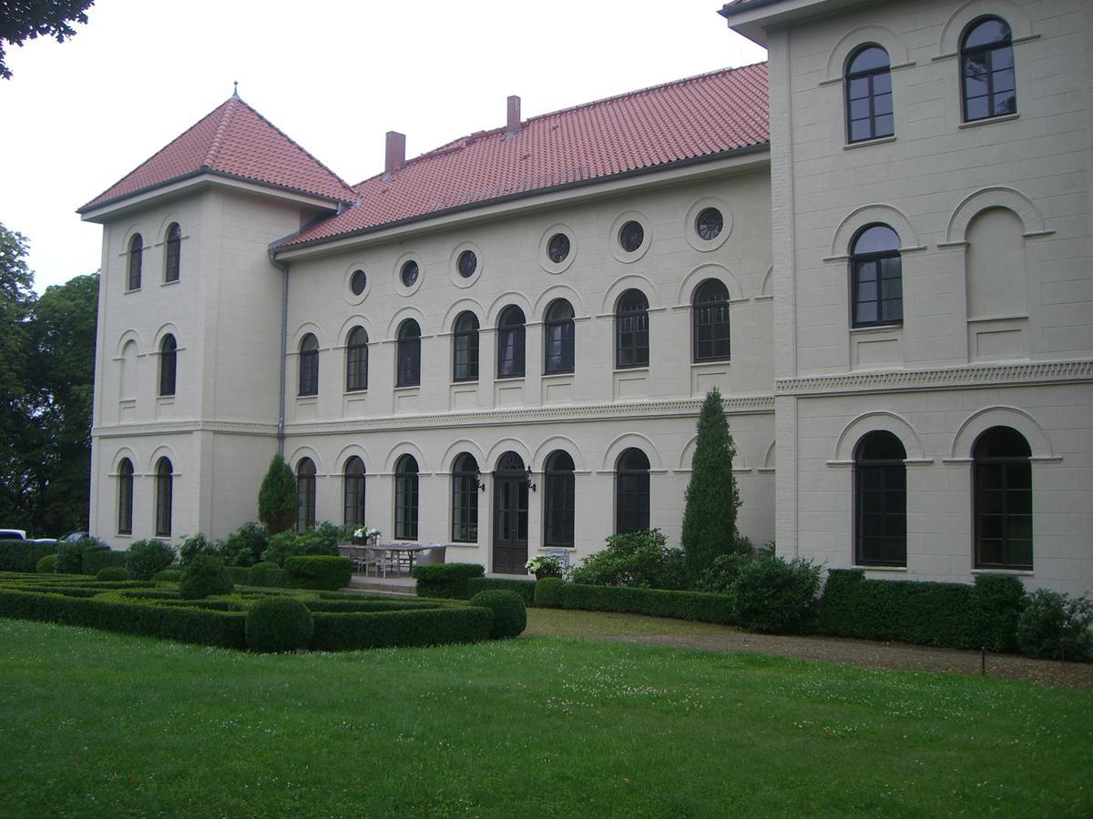 Schlosshotel Marihn Экстерьер фото